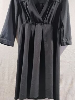 H&M Black Midi Dress with V-Neck and Three-Quarter Sleeves